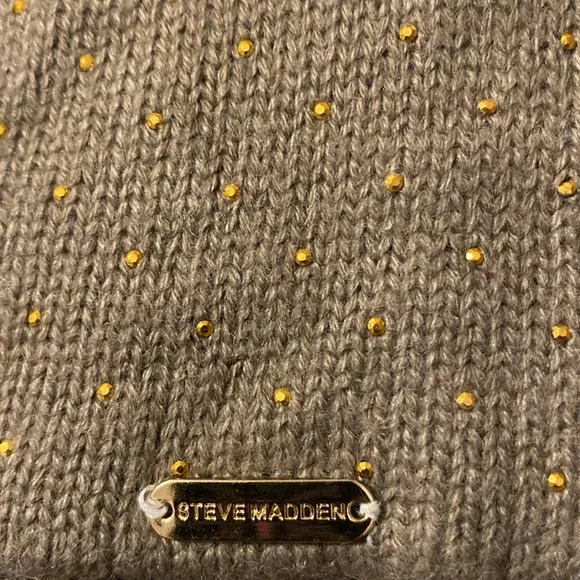 Steve Madden Tan / Olive Knit Beanie with  gold accents - one size - winter hat - Picture 2 of 8